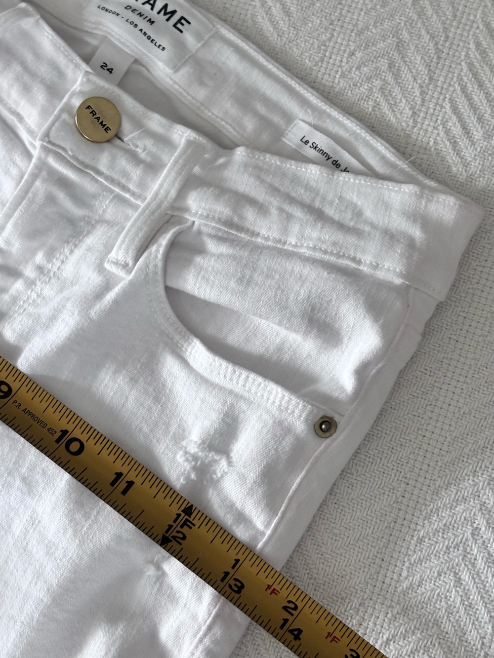 Frame Denim White Distressed Skinny Jeans - Picture 8 of 13